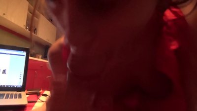 اسڪول جي ڇوڪري پنهنجي ڀاءُ جو ڪڪڙ چوسي رهي آهي جڏهن ته گهر ۾ ڪو به ناهي